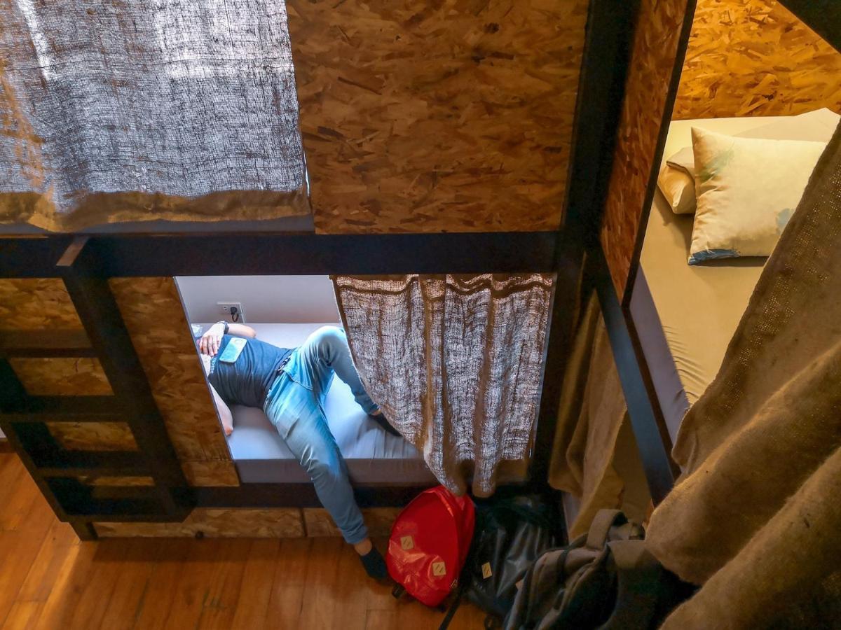 טאגבילראן סיטי Spinning Cat Hostel (Adults Only) מראה חיצוני תמונה